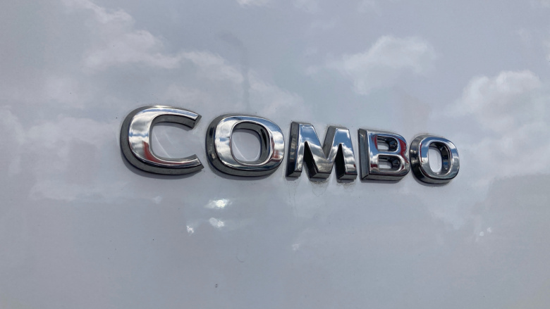 Vauxhall Combo Cargo Combo Xl Diesel 1.5 Turbo D 100ps Prime Plus H1 Van